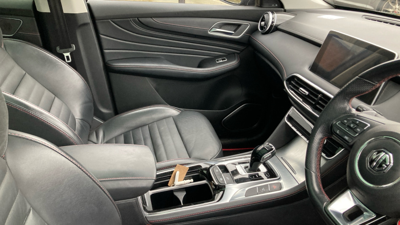 MG Hs 1.5 T-GDI Exclusive 5dr DCT Petrol Hatchback